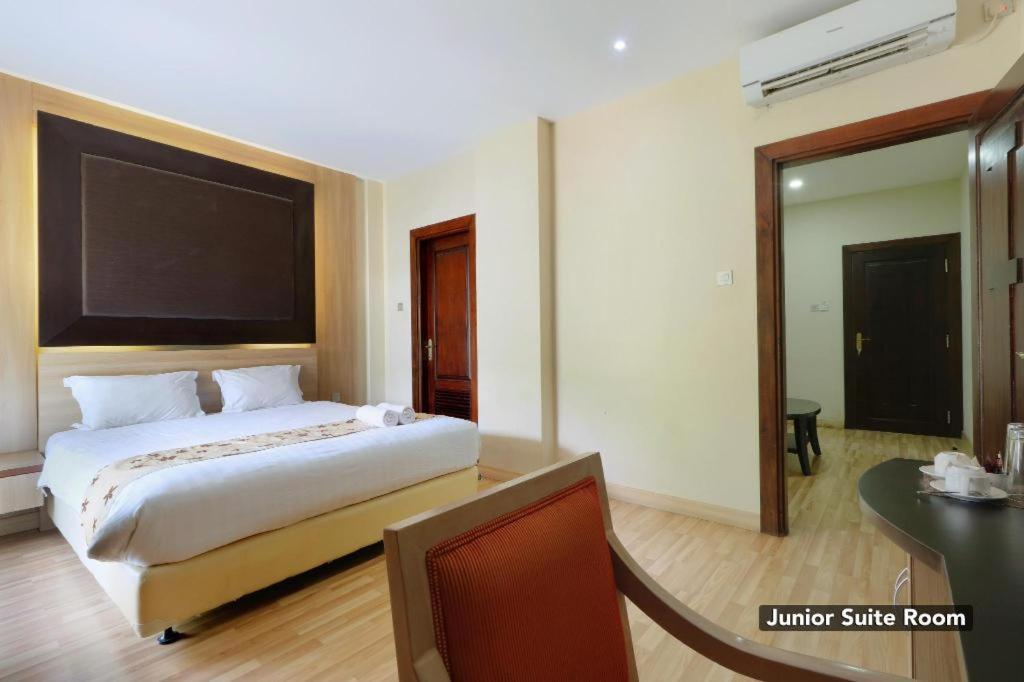 ג'קרטה Mutiara Suites מראה חיצוני תמונה