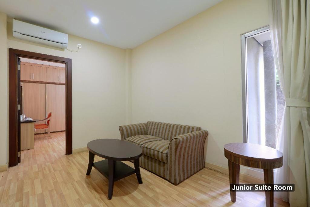 ג'קרטה Mutiara Suites מראה חיצוני תמונה